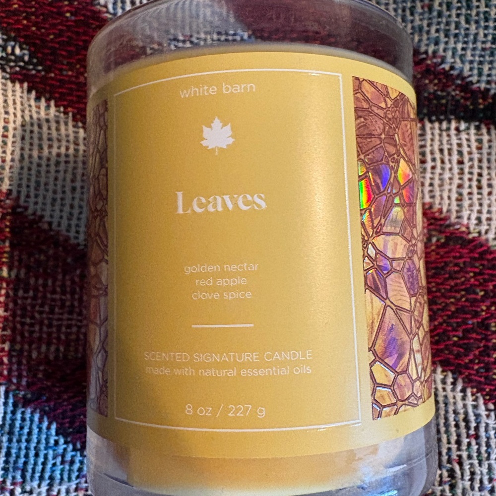 White Barn Leaves Candle - Golden Yellow